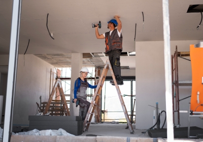 Vai reformar em etapas? Saiba planejar a compra de materiais sem comprometer a obra